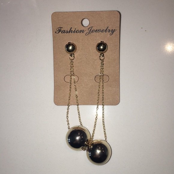 Jewelry - ⭐️NWT LONG DROP GOLD BALL EARRINGS TWO CHAINS